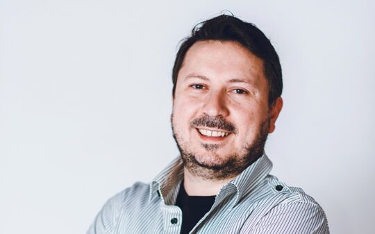 Gabriel Guzmán Sánchez, escritor / director de Operación Trineo