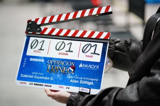 Claqueta conmemorativa de inicio de rodaje de OPERACIÓN TRINEO (19 de enero de 2026)